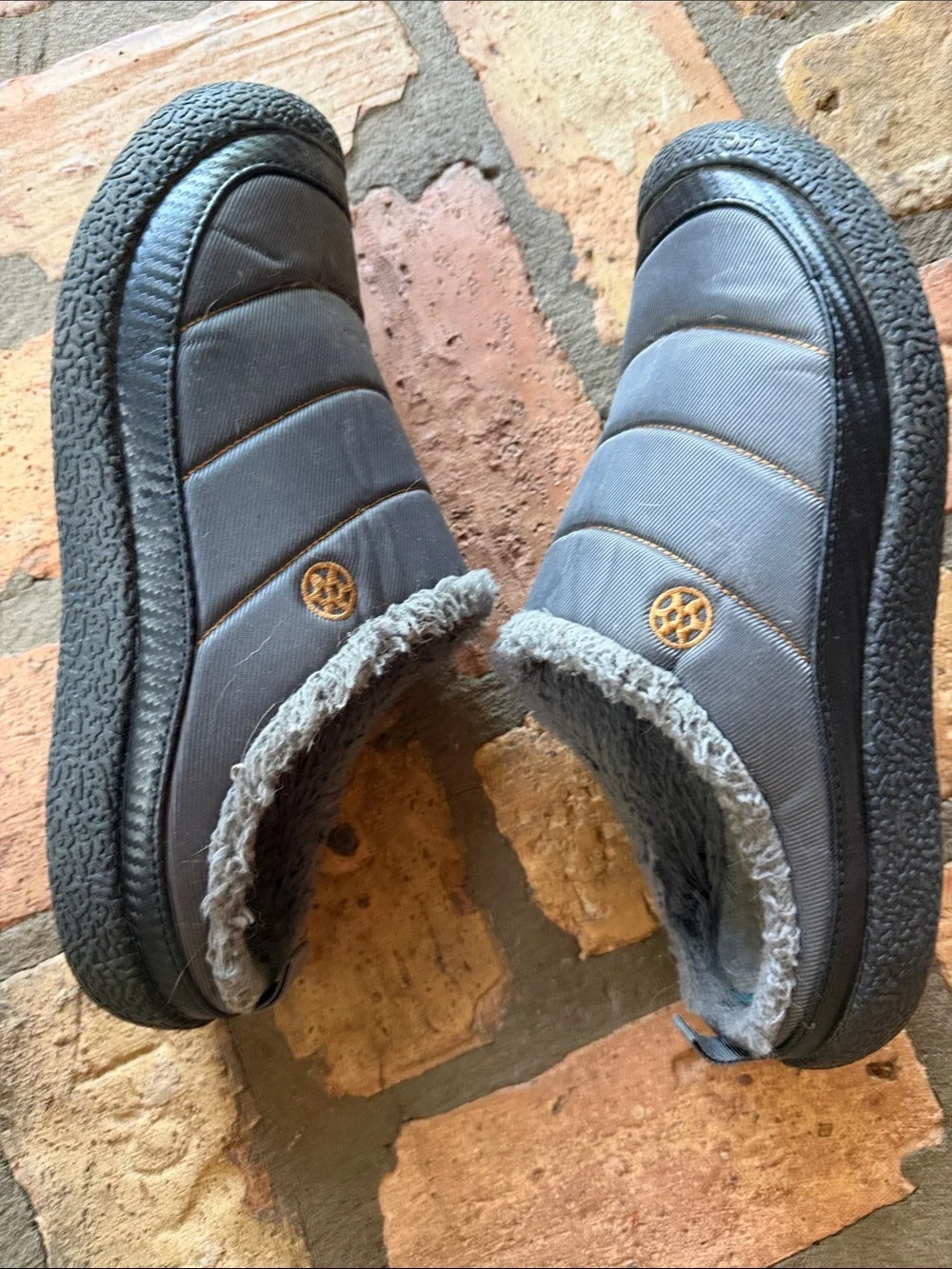 Men's Gray Quilted Slip-On Winter Shoes, size 10